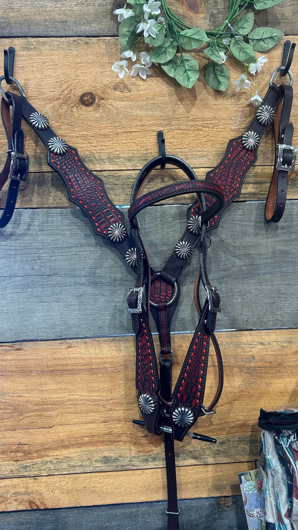 PLR Crimson Outlaw Tack Set