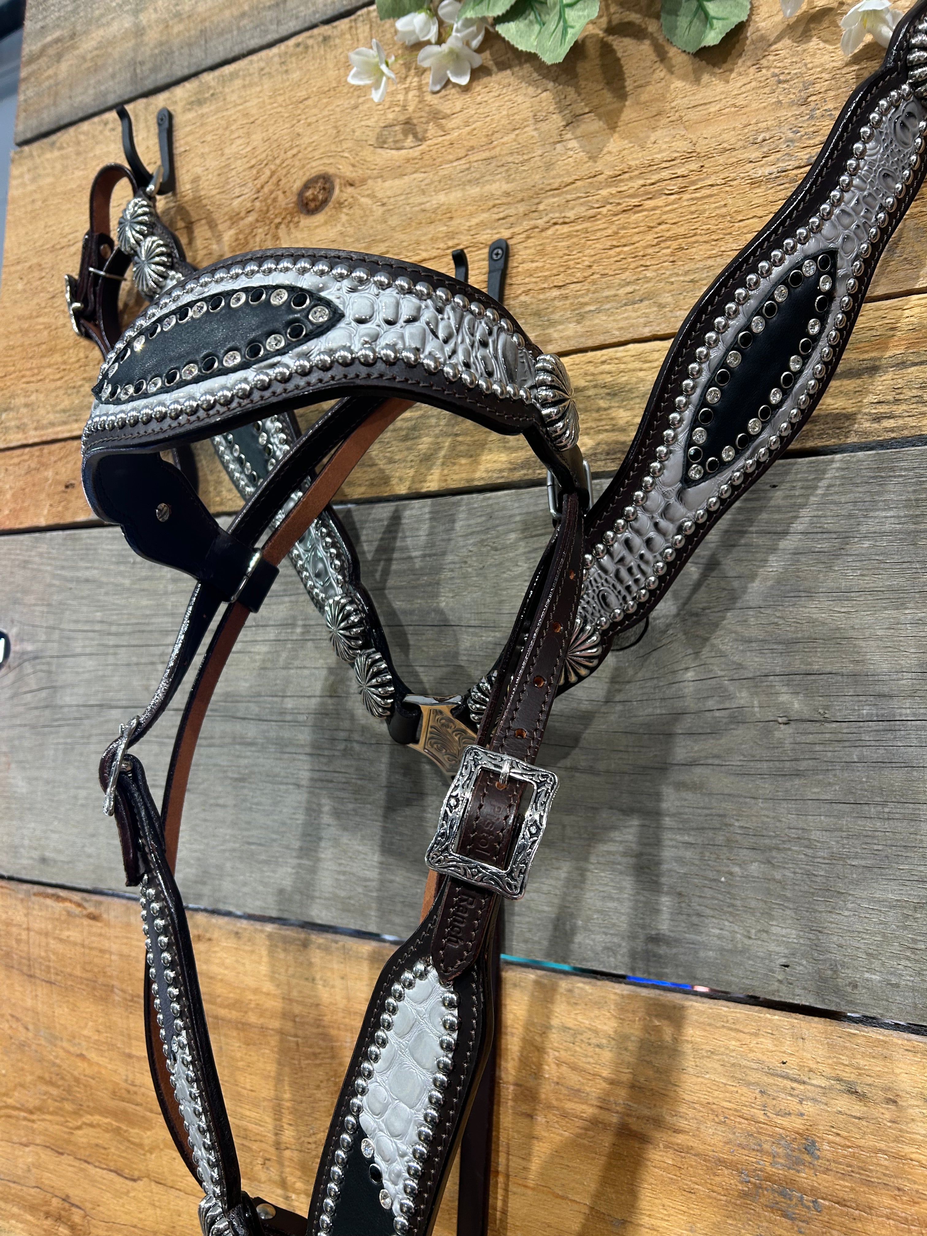 PLR Silver Gator Tack Set
