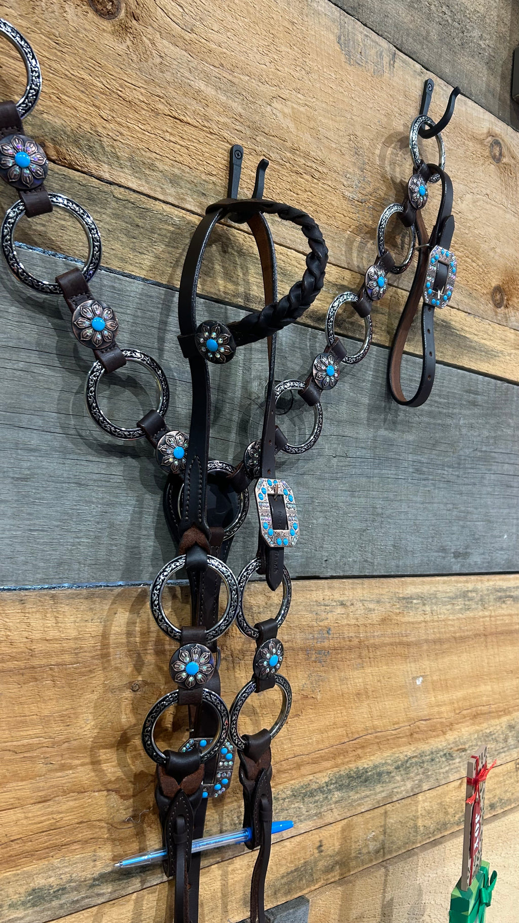 PLR Turquoise Showstopper Tack Set