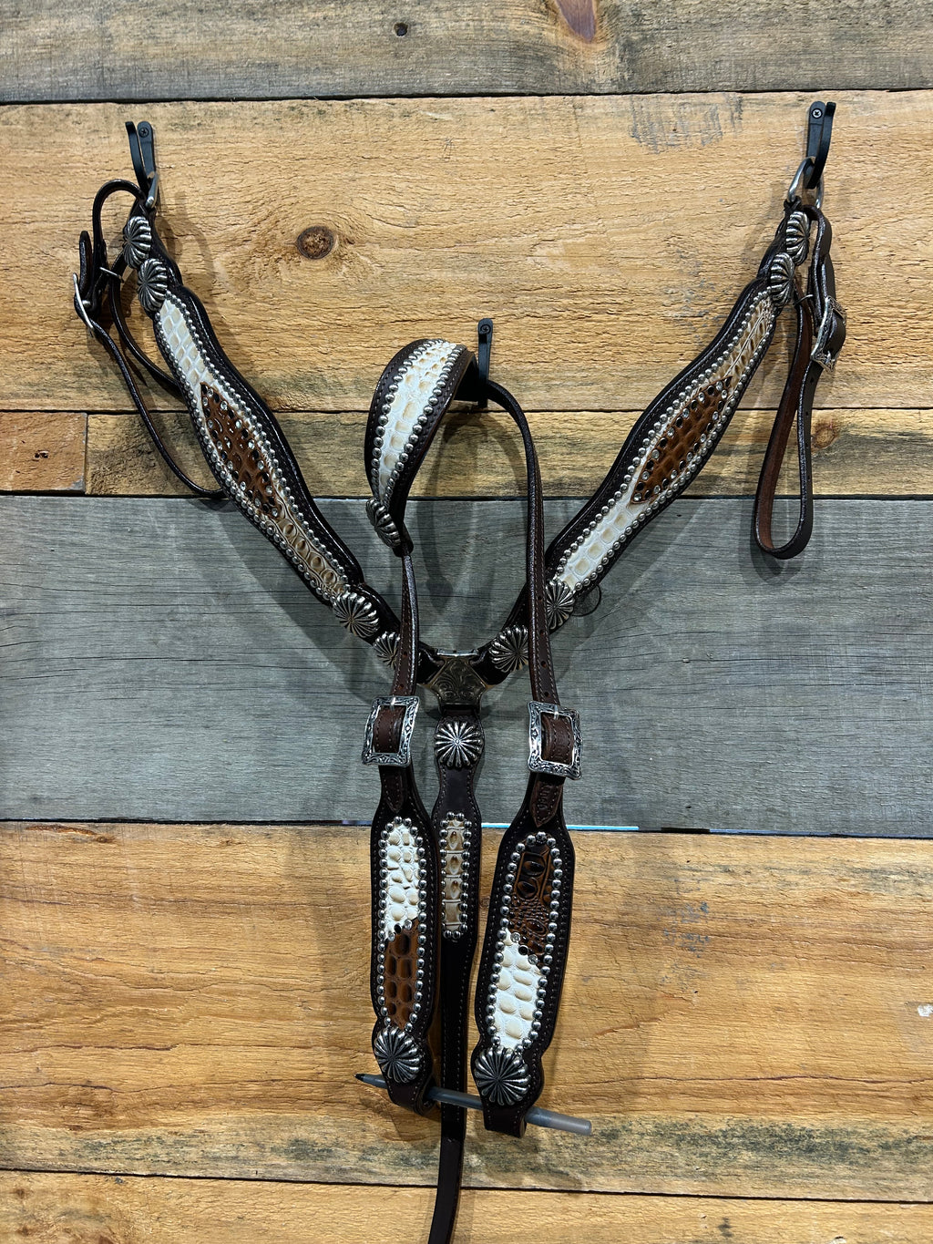 PLR Cream Gator Tack Set