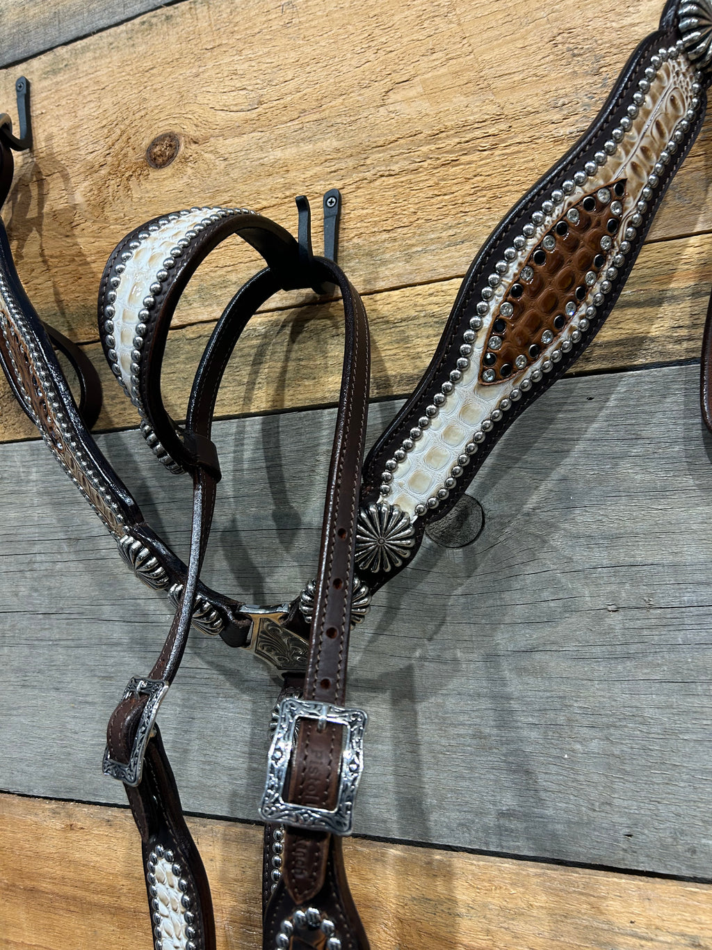 PLR Cream Gator Tack Set