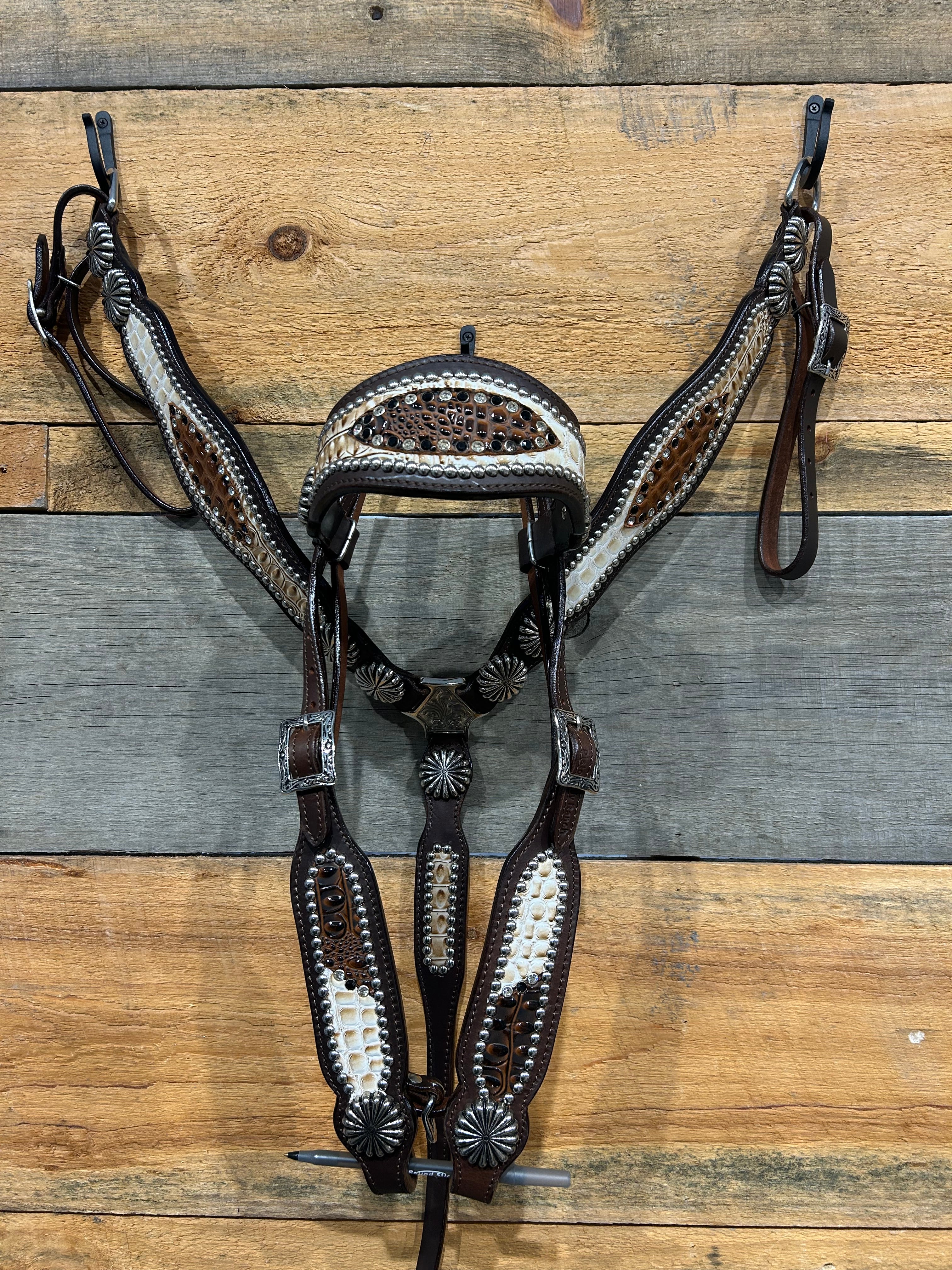 PLR Cream Gator Tack Set