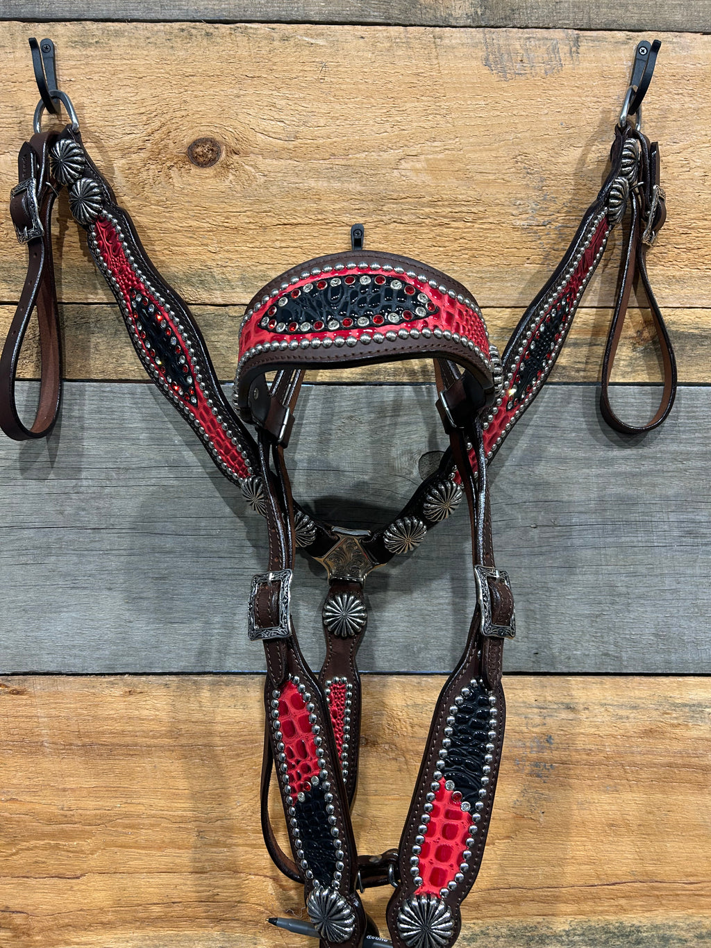PLR Red Gator Tack Set