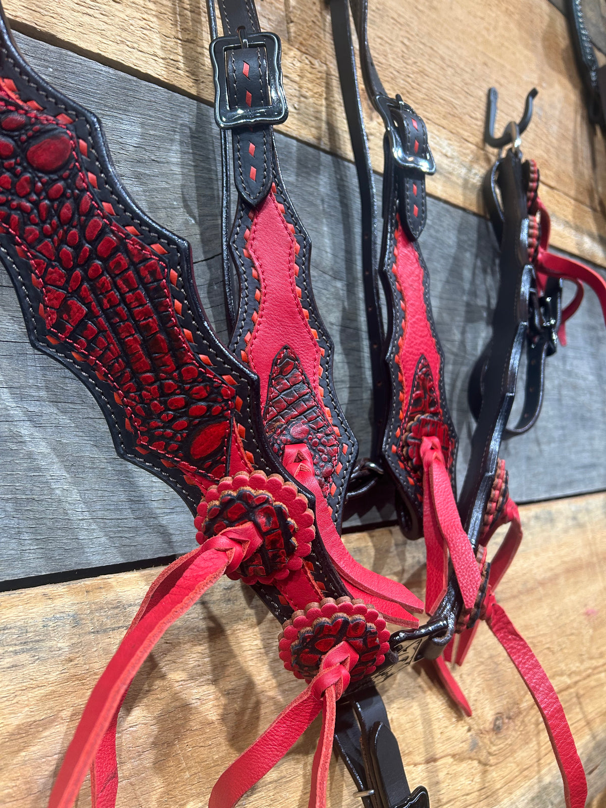 PLR Red Hot Gator Tack Set