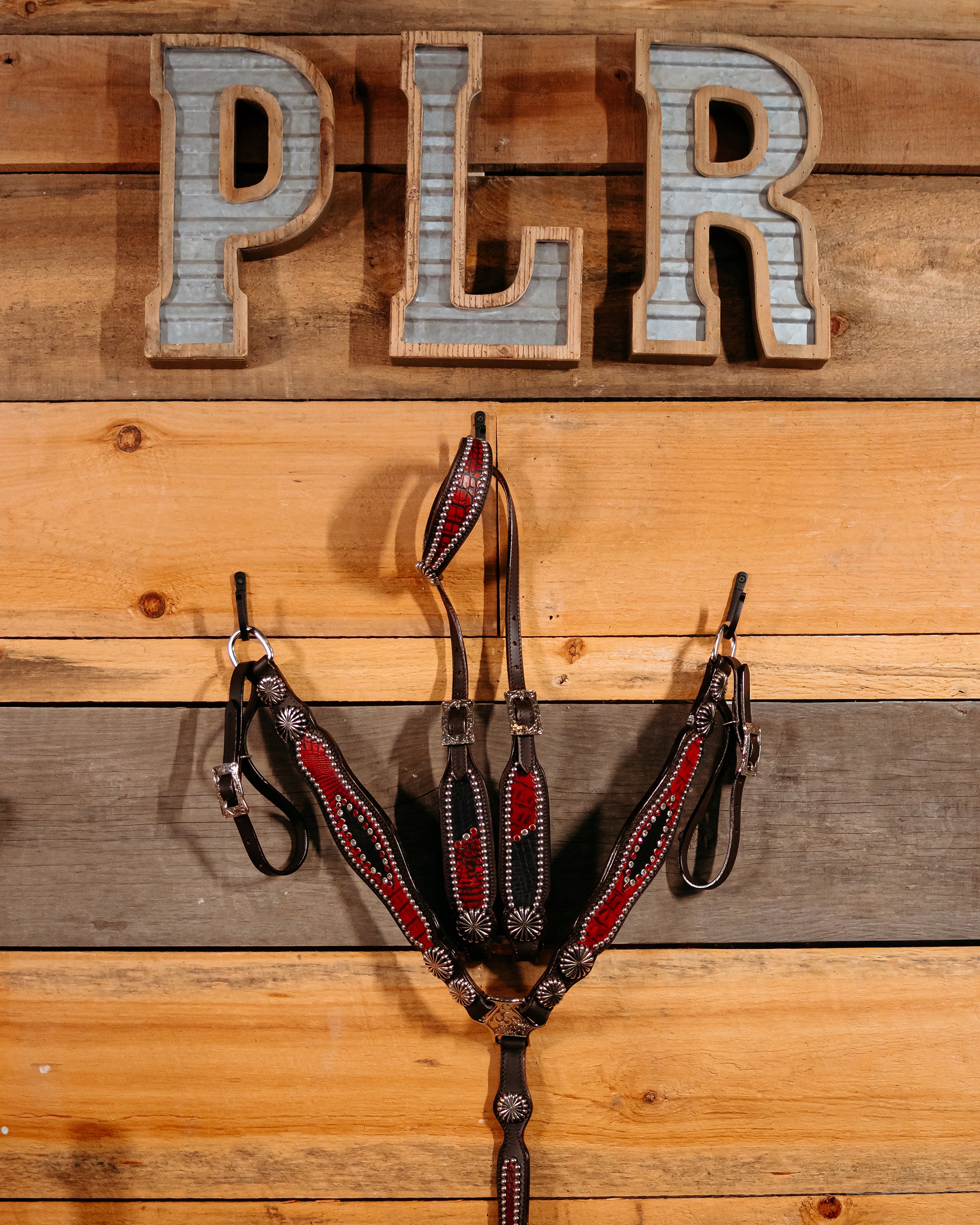 PLR Red Gator Tack Set