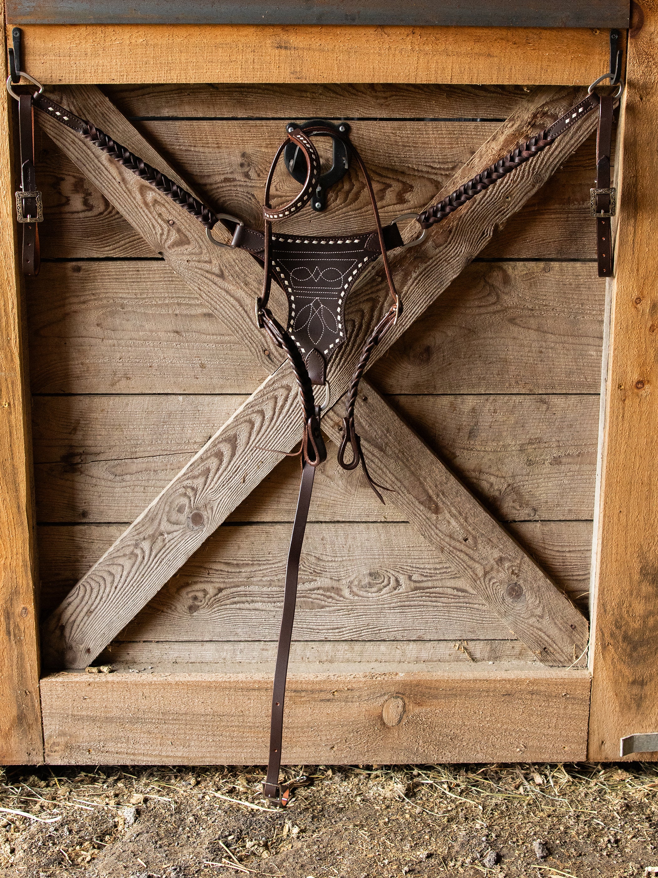 PLR White Boot Stitch Betty Tack Set
